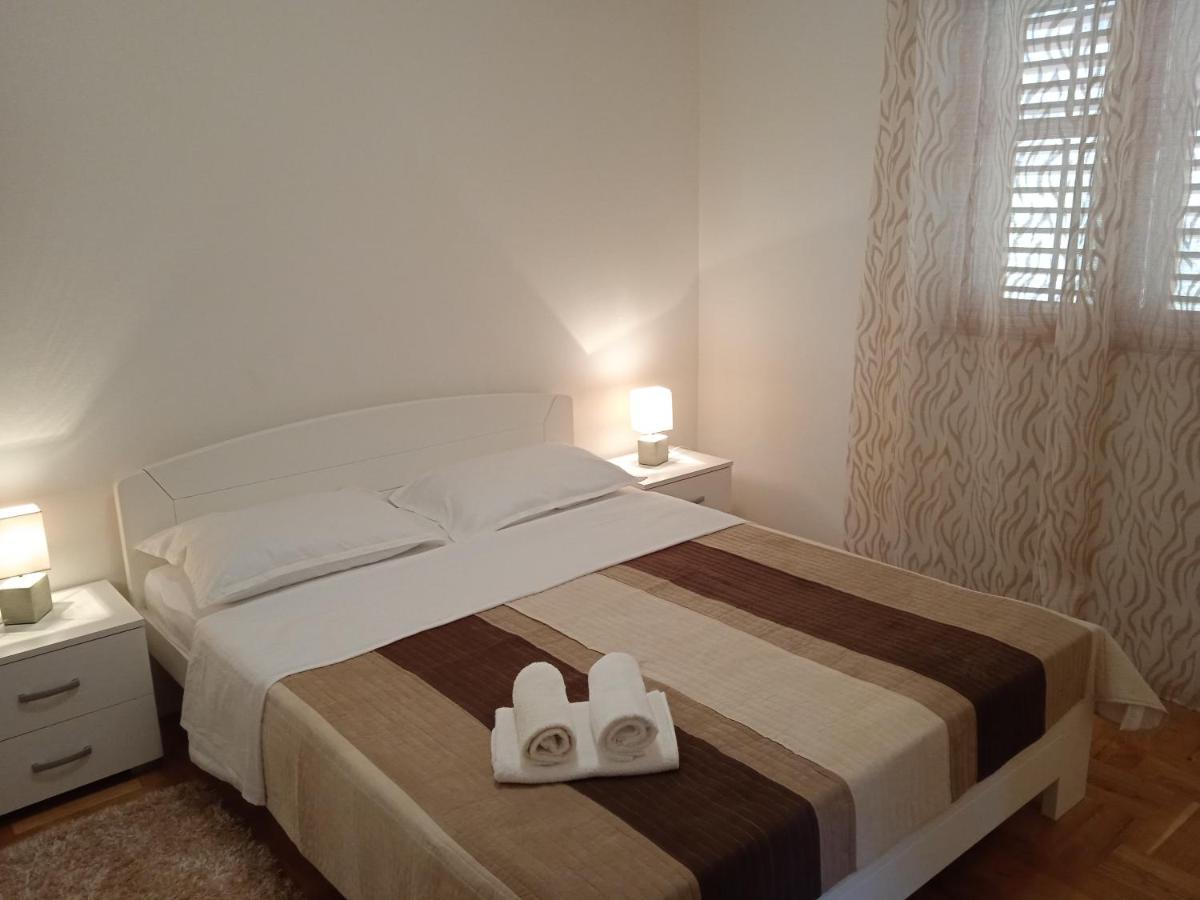 Apartments Aferdita Račišće Extérieur photo